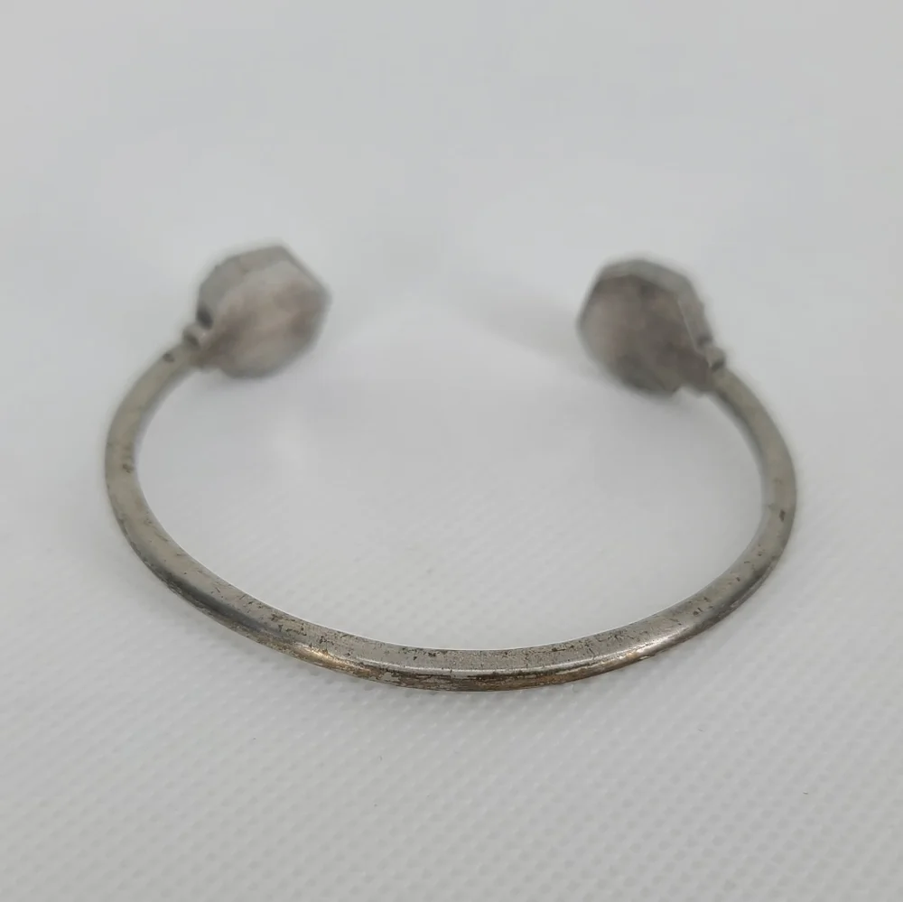 Kendra Scott Brinkley Bracelet with Gray Mother of Pearl - Picture 5 of 9